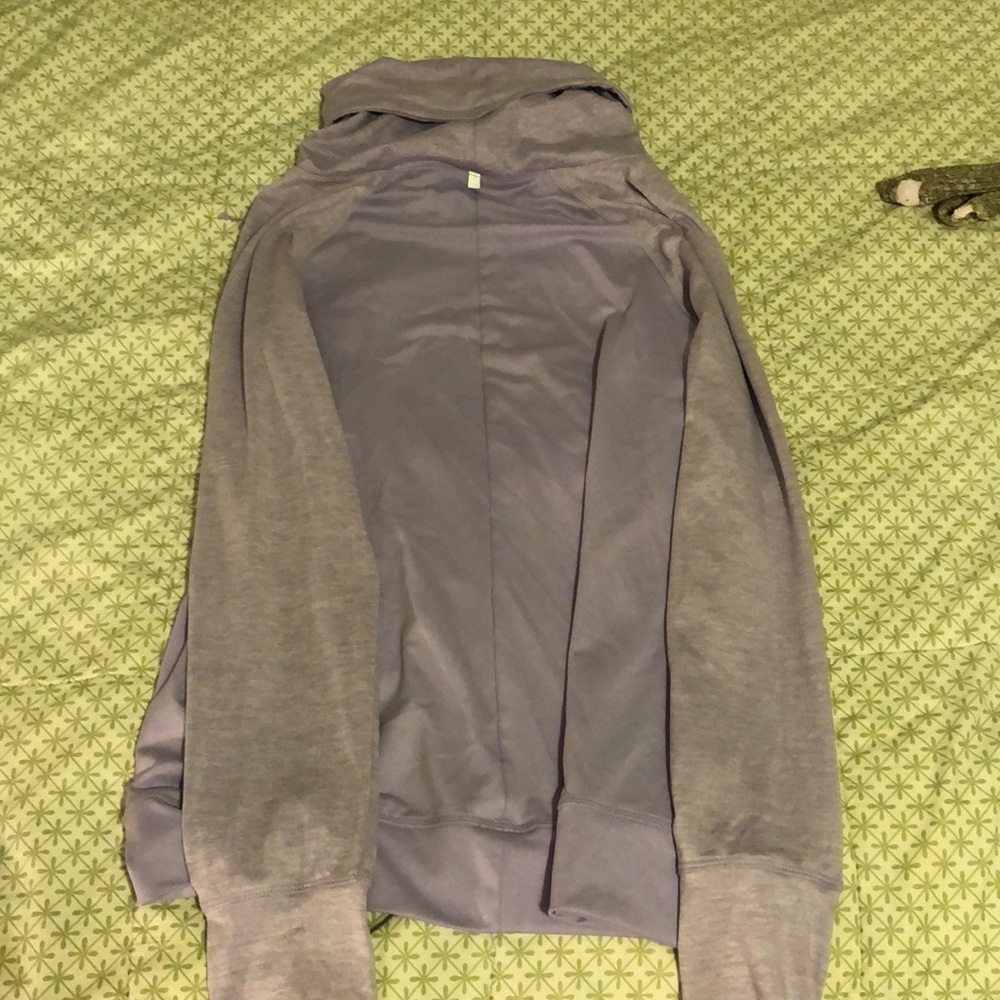 Great Pullover! Athletic Material! - image 4